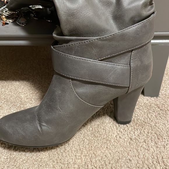 Target brand size 8, grey in color ladie boots. 3 inch heel and 16 inch high - Picture 5 of 6